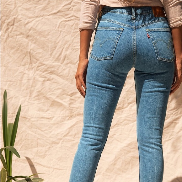 New Levi’s 501 Skinny Medium Wash High-Rise Jeans - Picture 6 of 8